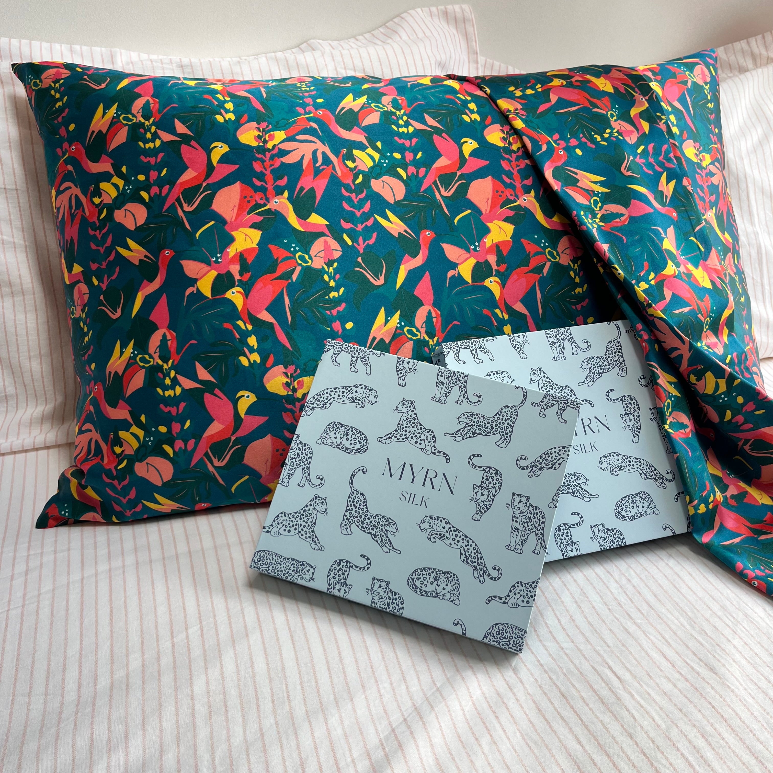 Hummingbird Pure Mulberry Silk Pillowcase Pair
