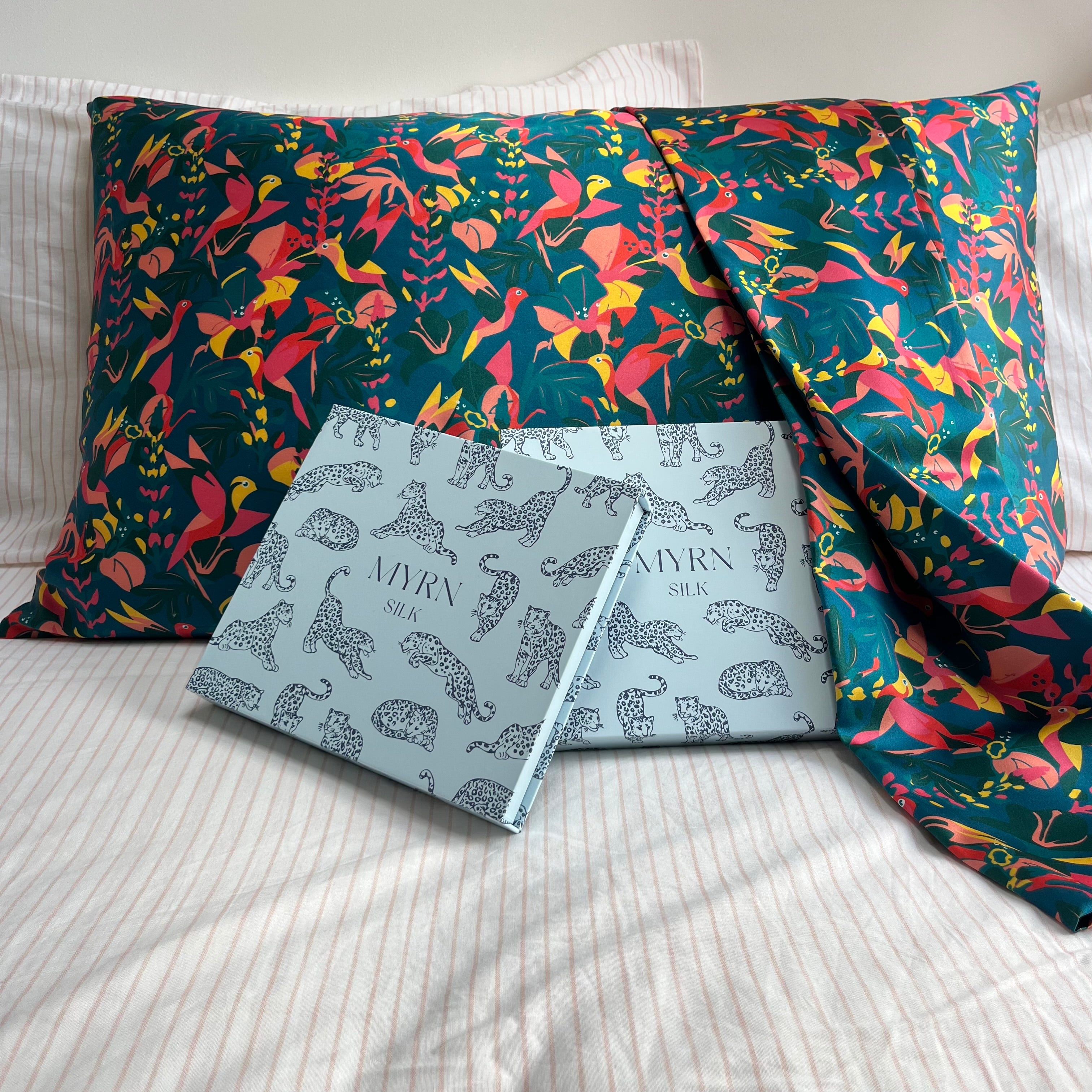 Hummingbird Pure Mulberry Silk Pillowcase Pair